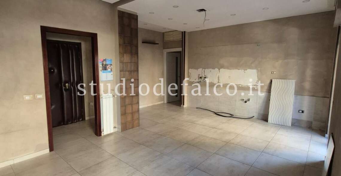 Ampio trilocale in locazione in via dell’Epomeo