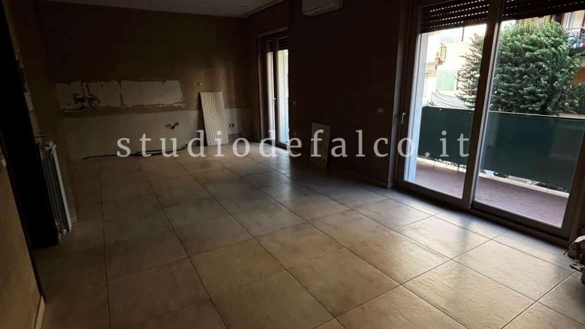 Ampio trilocale in locazione in via dell’Epomeo